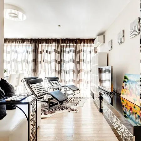 Compact And Calm Ground Floor 1br With Patio