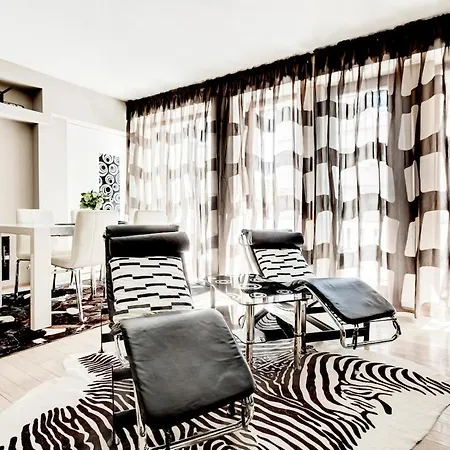 Compact And Calm Ground Floor 1br With Patio Διαμέρισμα