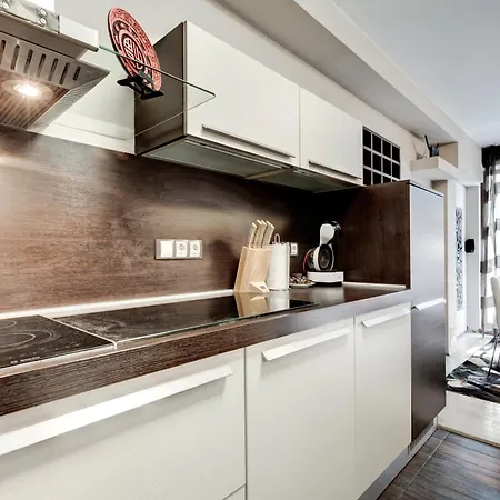Compact And Calm Ground Floor 1br With Patio Sofía