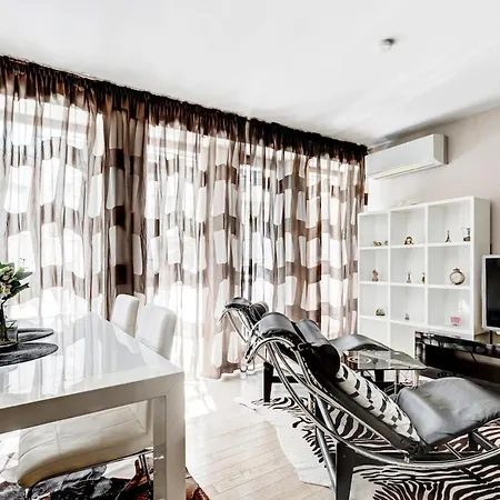 Compact And Calm Ground Floor 1br With Patio Sofía